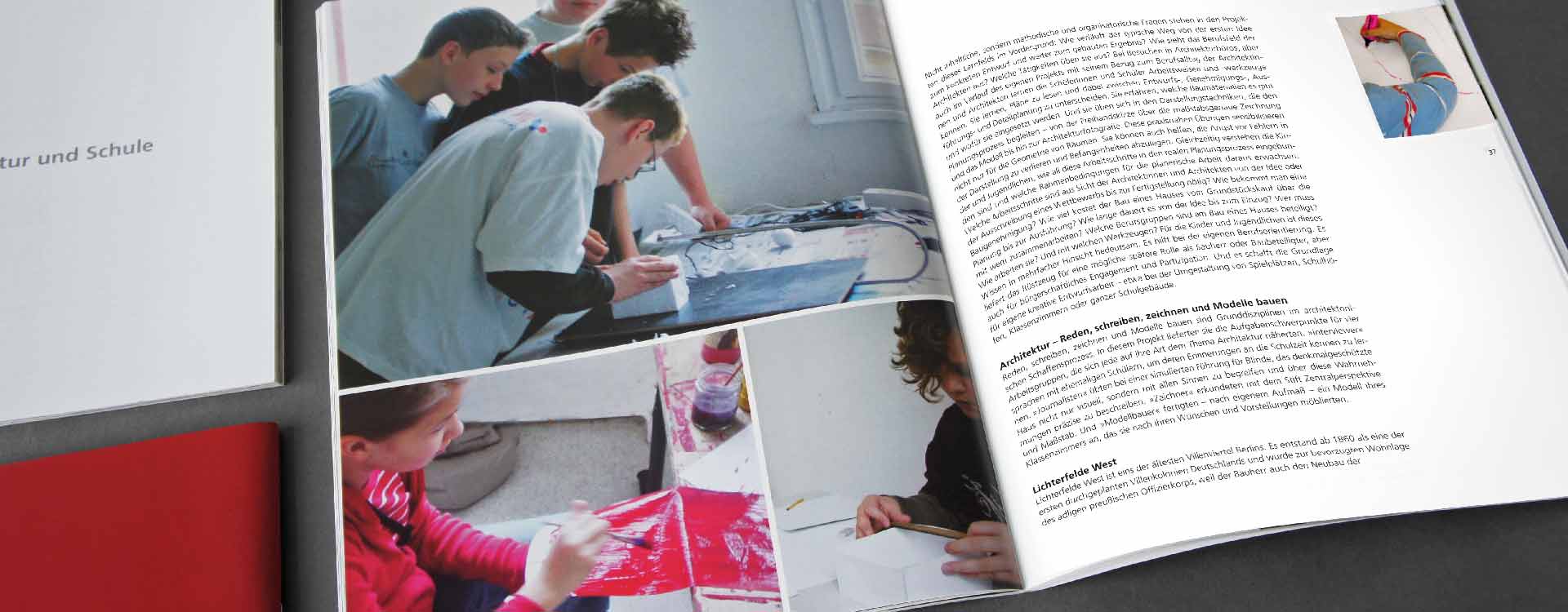 Inside pages of the brochure Architektur und Schule for the Chamber of Architects Berlin; Design: Kattrin Richter | Graphic Design Studio