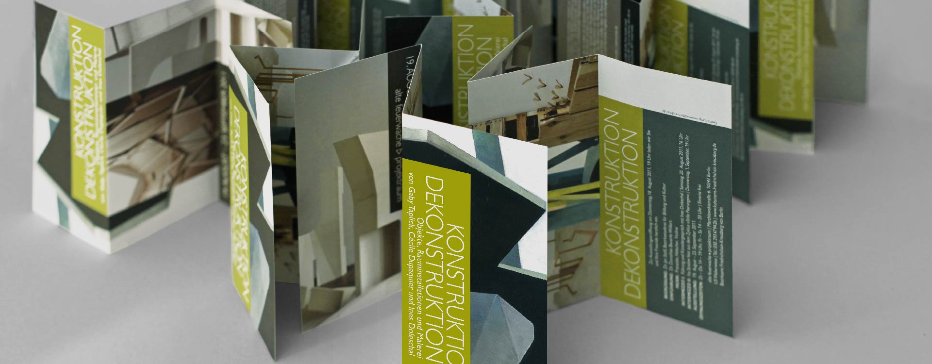 Faltblatt zur Ausstellung „Konstruktion Dekonstruktion“ im Projektraum Alte Feuerwache, Berlin; Design: Kattrin Richter | Büro für Grafikdesign