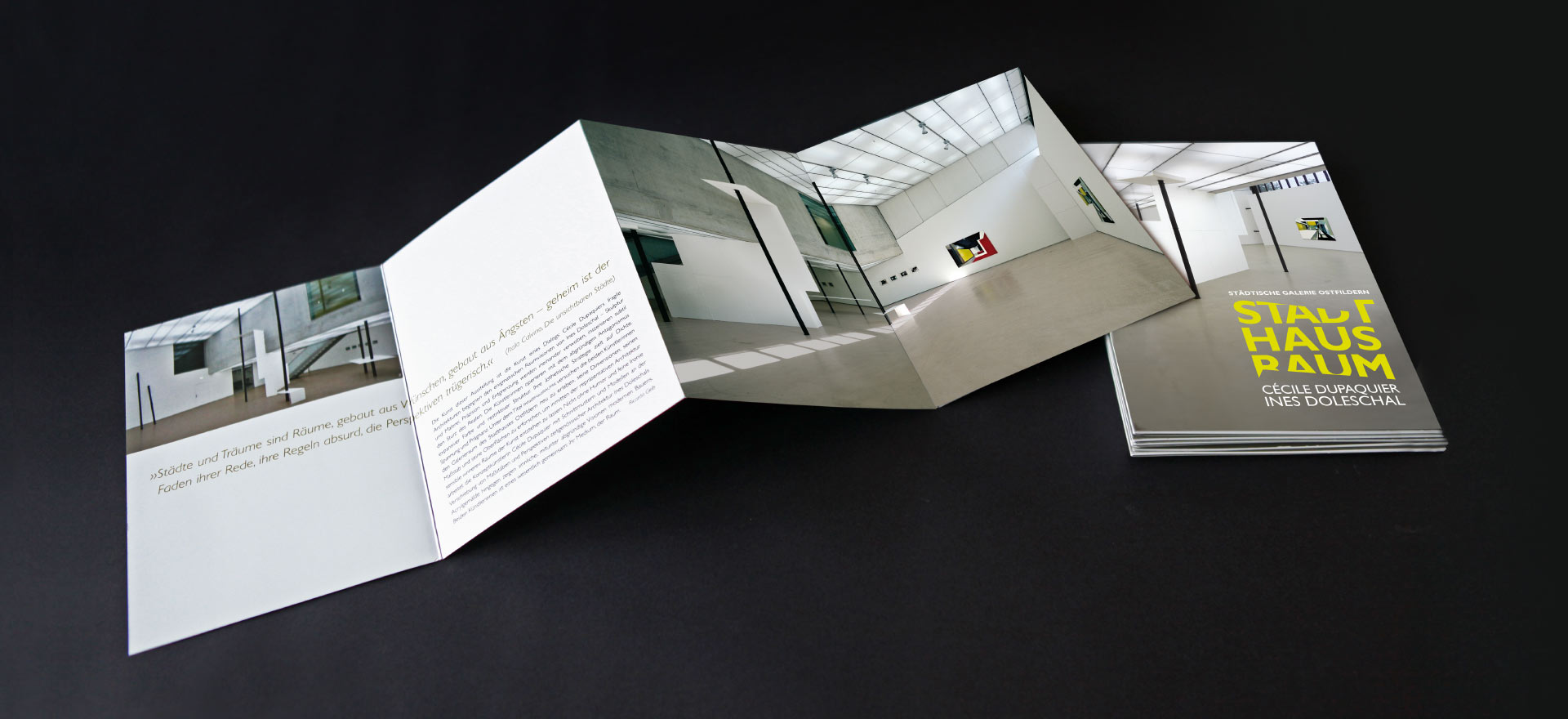 Leaflet for the exhibition StadtHausRaum with Ines Doleschal and Cécile Dupaquier in the Ostfildern Town Gallery; Design: Kattrin Richter | Graphic Design Studio